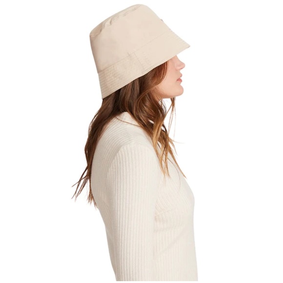 STEVE MADDEN Satin Lined Nylon Bucket Hat w Logo and stitching Beige - Picture 7 of 10